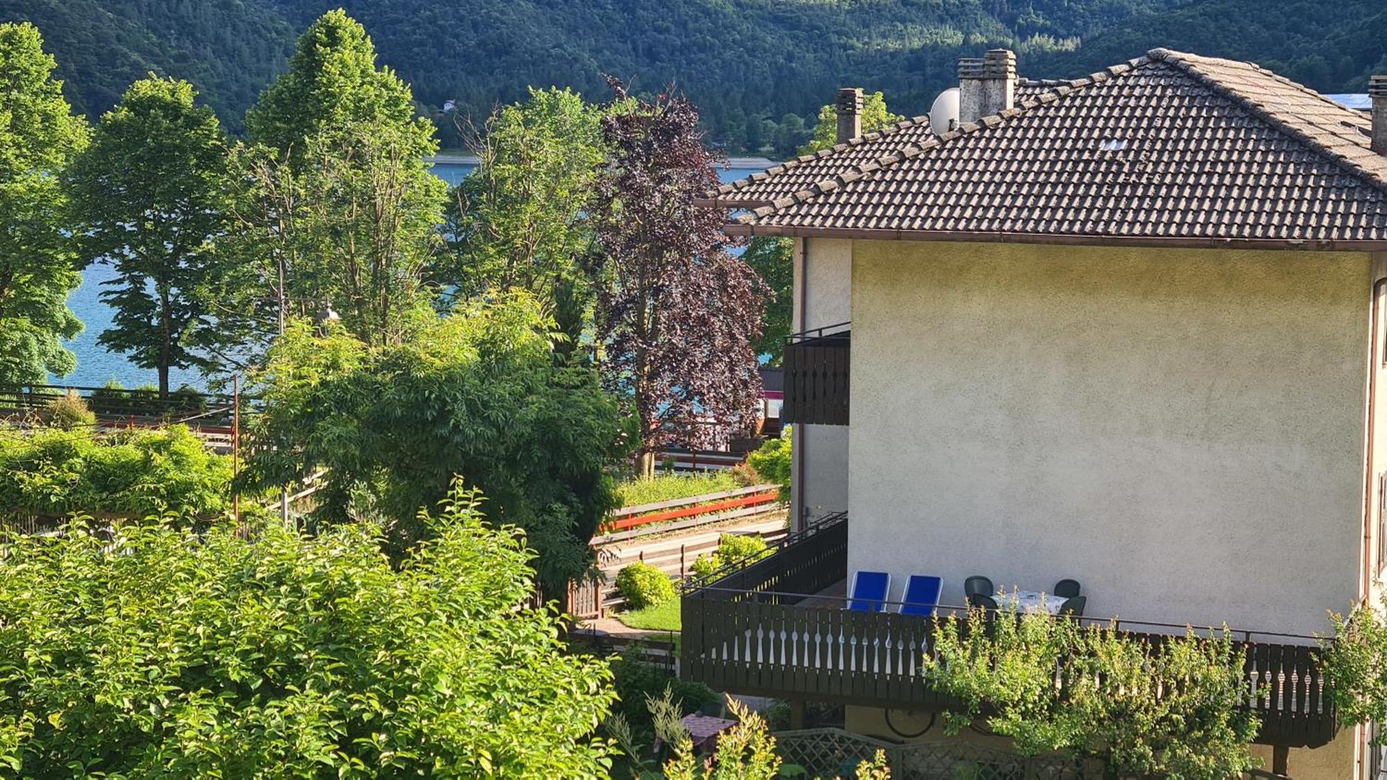 Apartamento Bioledro Casa Lena Mezzolago Exterior foto
